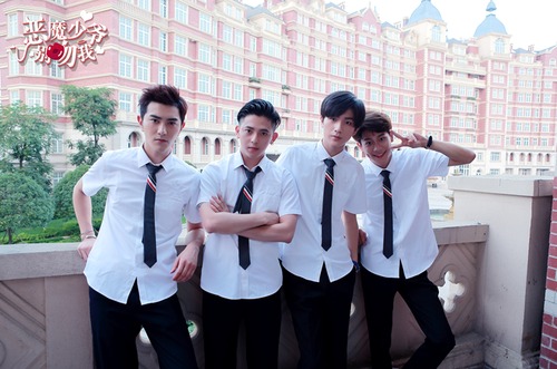 小说大IP甜宠虐恋鲜肉恶魔=《恶魔少爷别吻我