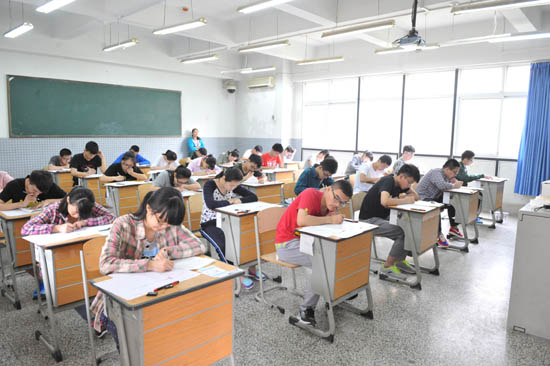 河南省2016年普通高考顺利结束