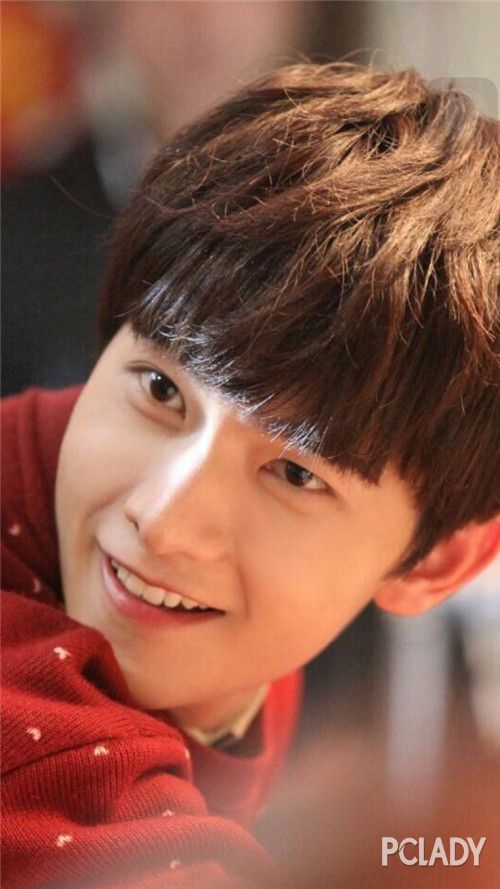 李东旭色杨洋色 男生涂口红照样撩妹|李东旭_综