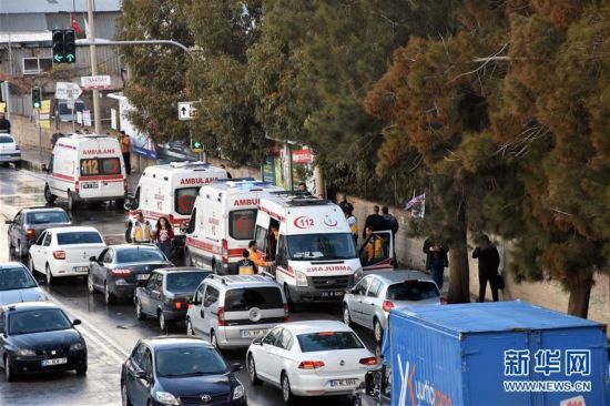 �����ʣ���4�������亣����������ը��Ϯ�����ʮ��������    3rd LD: Blast in Turkey's Izmir injures 11; 2 suspects killed - reports
