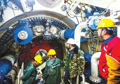 着力打好四张牌 产业结构优化升级是主攻方向