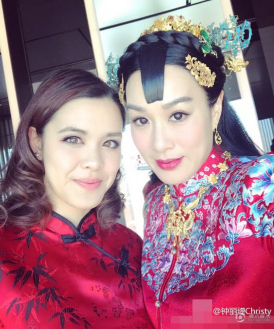 钟丽缇混血长女近照曝光 颜值爆表撞脸马思纯 明星女儿颜值pk