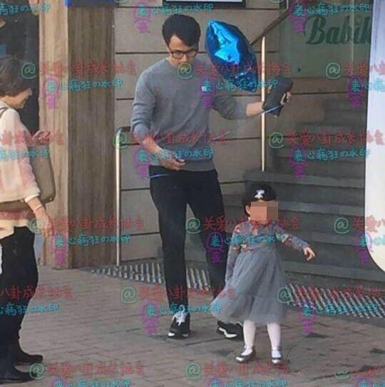 刘恺威杨幂结婚纪念分居两地 刘恺威独自带小