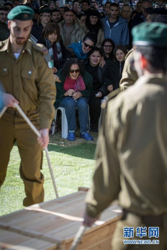 �����ʣ���4����ɫ��ΪҮ·���俨����ײ�¼������߾�������
