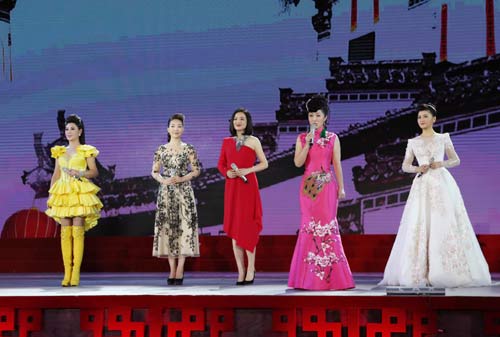张柏菡受邀2017百花迎春 献唱《中国对联》