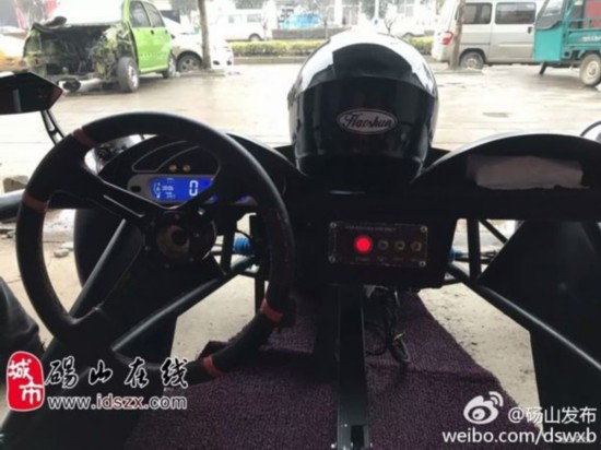 修车小伙花4万元自制原子跑车:可飙200码 无法