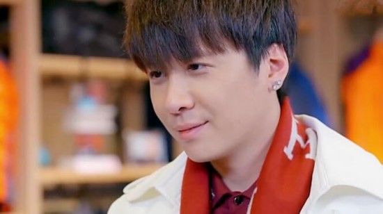 张译李智楠两大男神PK 追李小璐成情敌画风不