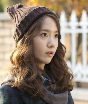 《漂亮的李慧珍》迪丽热巴泡面头吸睛 杨幂金