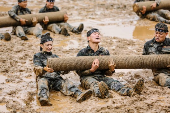 面对《真男2》残酷集训 佟丽娅倔强的坚持让人