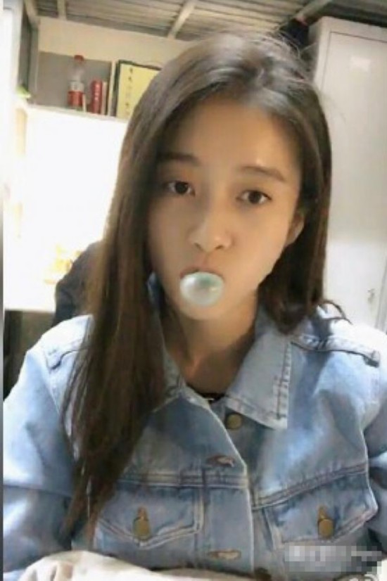 笑死!赵丽颖直播求粉宋茜抢红包 景甜和关晓彤