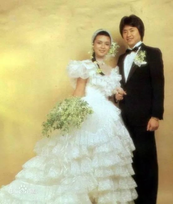 陈玉莲曾被传同性恋 周润发为她自杀 如今带发