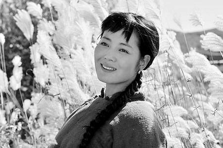 天生大妈脸?闫妮孔孝真一出道就没少女样 却征