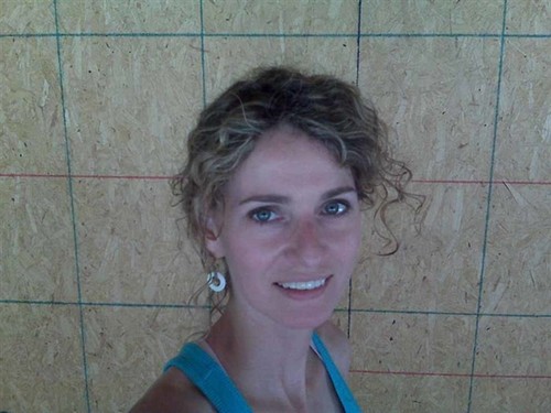 单亲妈妈通过看YouTube视频盖了一所豪宅--人