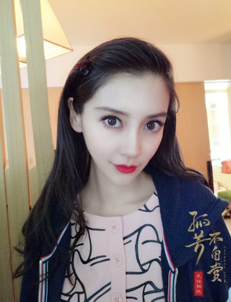 Angelababy生子升级当妈 杨颖为何要叫Angelababy