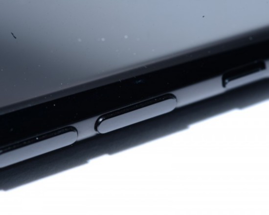 你的亮黑iPhone7掉漆了嗎? 看這些遭遇 