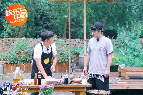 《向往的生活》陈赫搞事情 惹怒灶黄爷黄磊