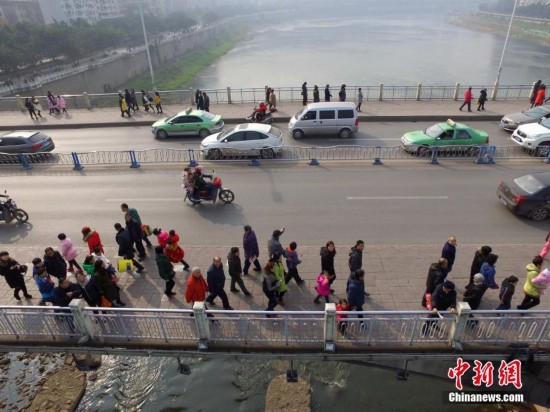 空中俯瞰四川达州年货大军