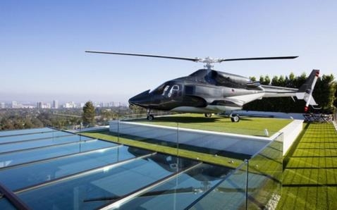 贵豪宅标价17亿:占地3530平米屋顶停直升机 光