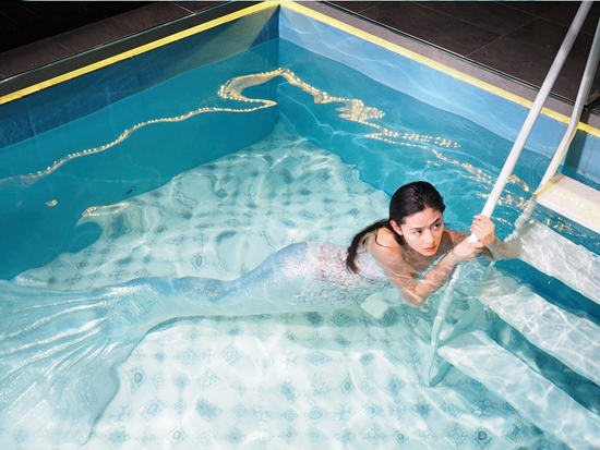 《蓝色大海的传说》全智贤变身美人鱼剧照公开