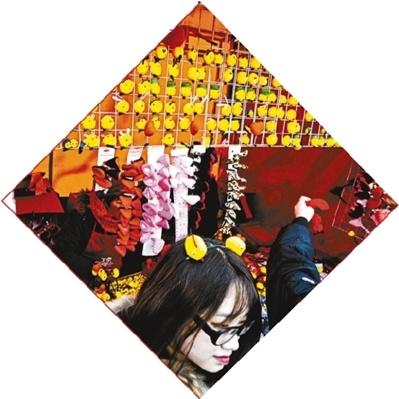 今年廟會流行頭上孵小雞發卡售價是進貨價15倍