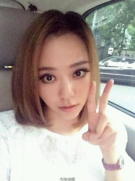 最爱剪刀手自拍的明星 赵丽颖郑爽唐嫣好清纯