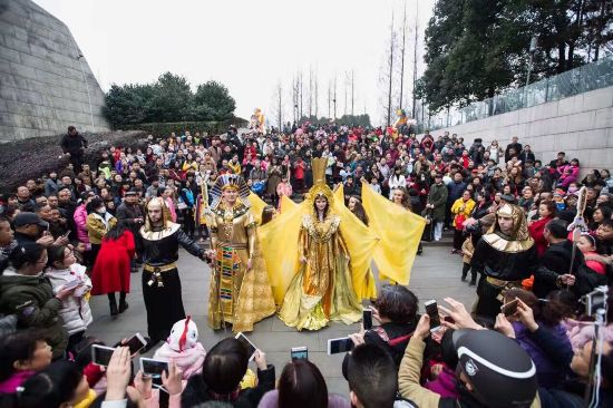 30余万游客寻找埃及艳后 春节7天金沙博物馆