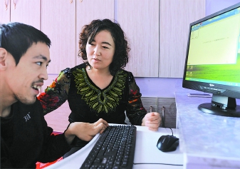 【新春走基层】热心助人的巴哈义古丽