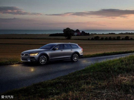 ֶV90 Cross Country