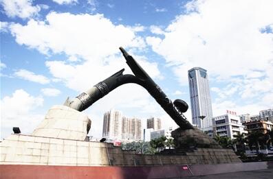 2016年东莞8镇GDP破300亿元