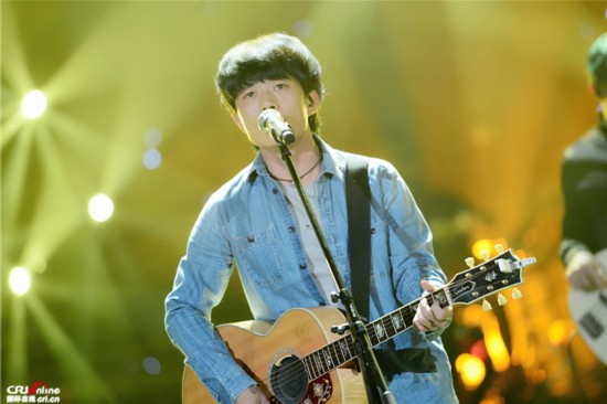 赵雷《歌手》再唱原创民谣 写实作《理想》震