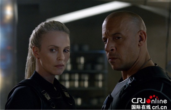 《速度与激情8》超级碗预告 逆天飙车炸裂升级