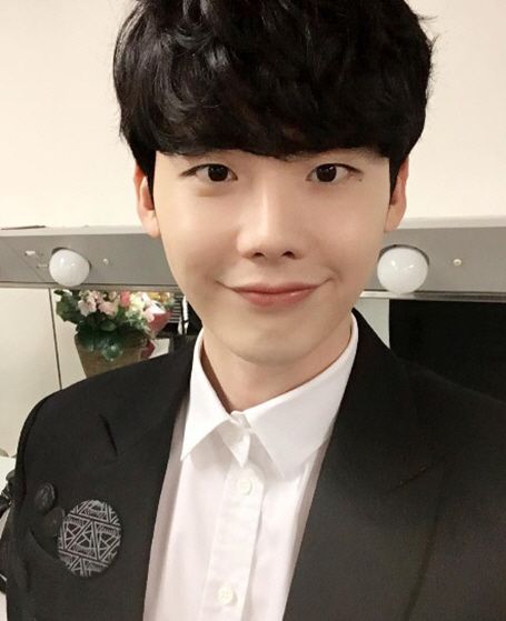 李钟硕孔刘李敏镐权志龙张艺兴少女时代 最新明星自拍