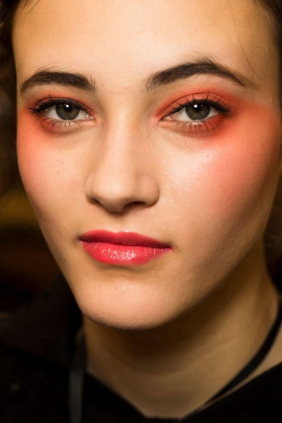 2017春夏高定时装周秀场妆容:星星眼最时髦 新