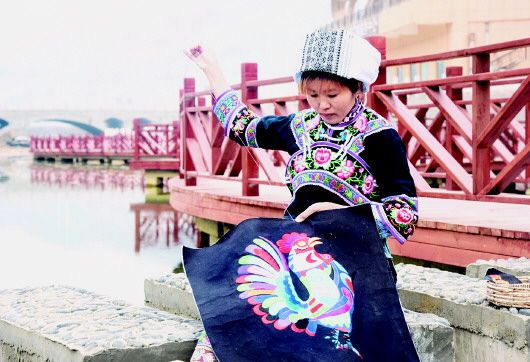 册亨布依族唢呐曲谱_册亨布依族服装图片(2)