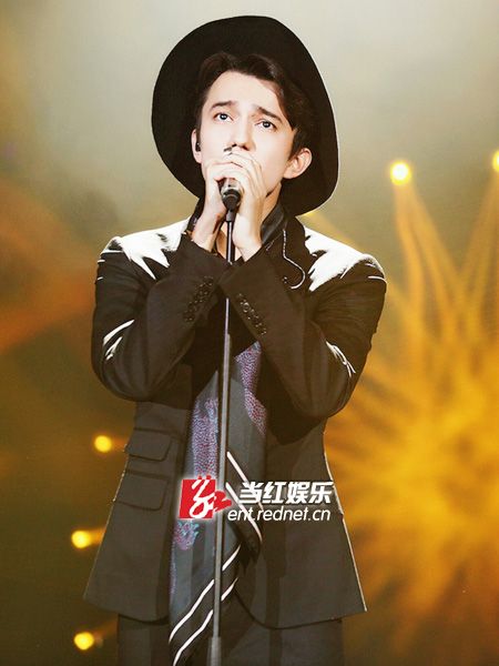 《歌手》进口小哥哥迪玛希首唱中文歌《秋意