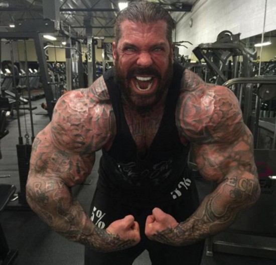 美国壮男健身成瘾似石头人 服用类固醇27年