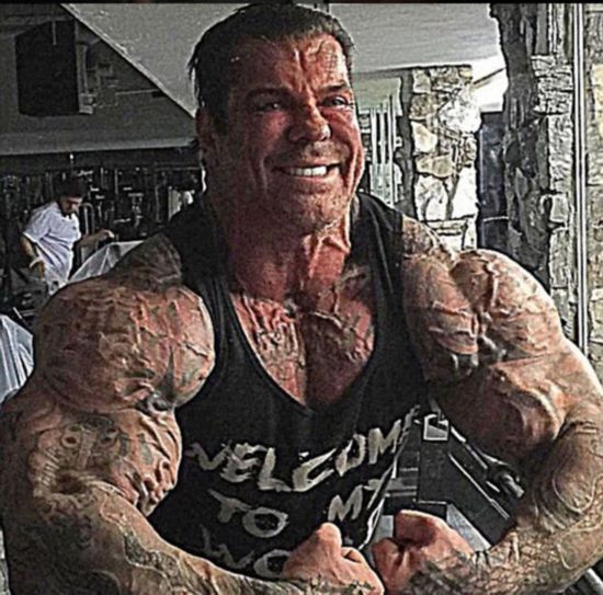 美国壮男健身成瘾似石头人 服用类固醇27年