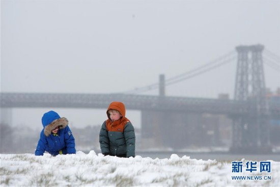 （外代一线）（3）美国东北部遭遇暴雪　5000万人生活受影响