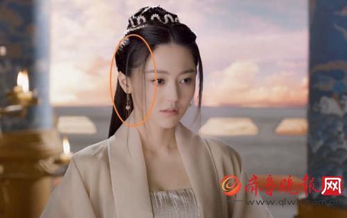 素锦的岁数、迪丽热巴的小铃铛《三生三世十里