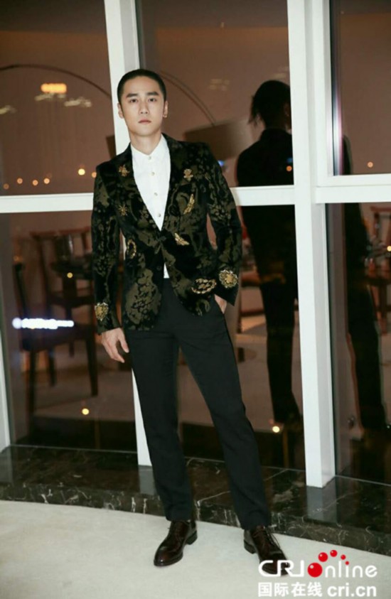 蒋劲夫亮相元宵喜乐会 长沙话rap地气十足(组图