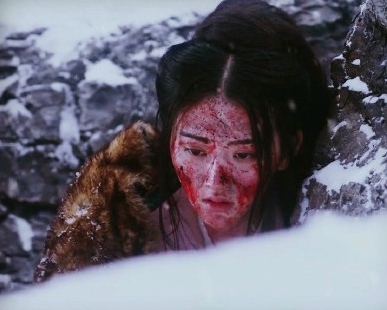 耀》虐心升级:红蕊救主身亡 珍珠惨遭挟持并毁容