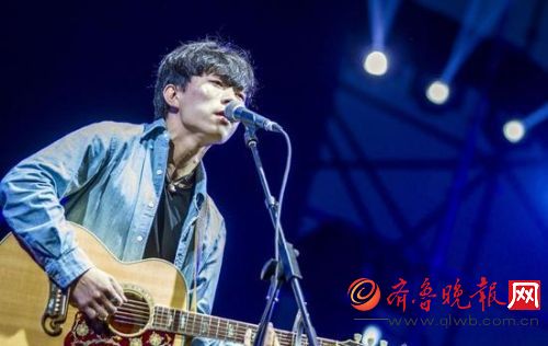 被《成都》刷爆了朋友圈 赵雷凭什么就突然火