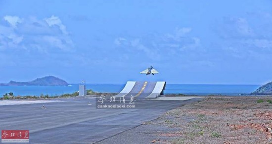 印海军舰载机弃国货: 光辉 从航母起飞带不了武