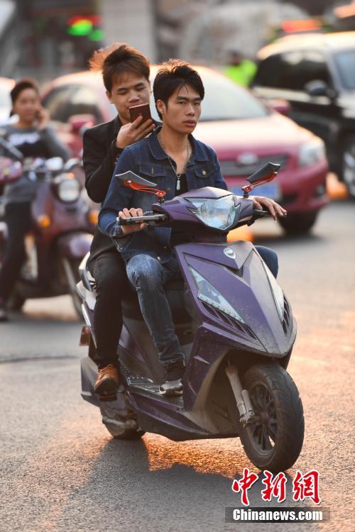 中国电驴之城 电动车近200万辆(高清组图)