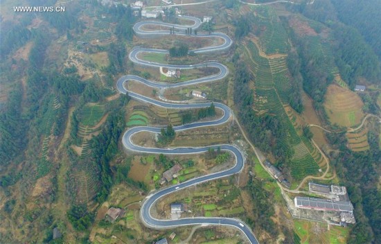 #CHINA-HUBEI-ENSHI-WINDING MOUNTAIN ROAD (CN)