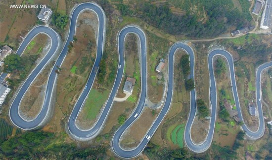 #CHINA-HUBEI-ENSHI-WINDING MOUNTAIN ROAD (CN)