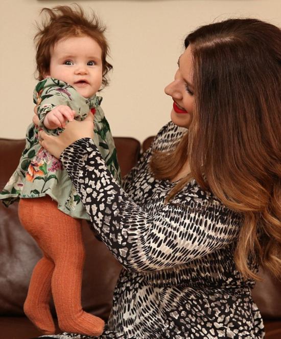 奇!英新生儿天生拥有浓密秀发被误以为假发--陕