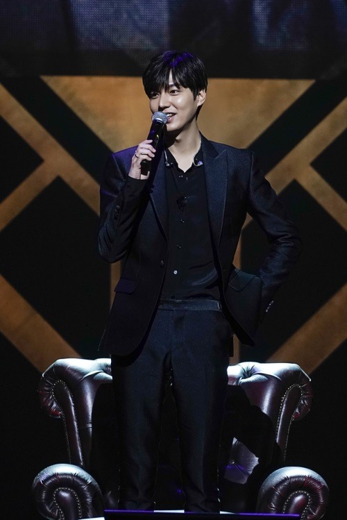 李敏镐出道十周年见面会 表白粉丝:粉丝是我的