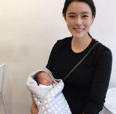 宋民国长大不再可爱?不小心被权相佑儿子帅到