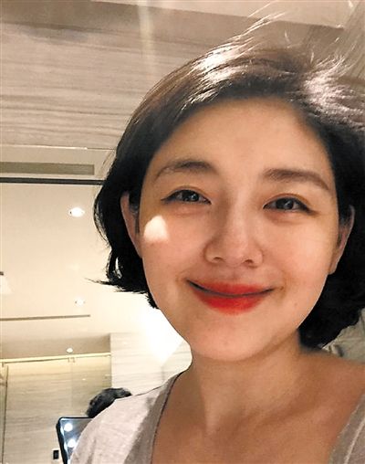 大S发文感叹人生 网友联想郑爽微博小号风波